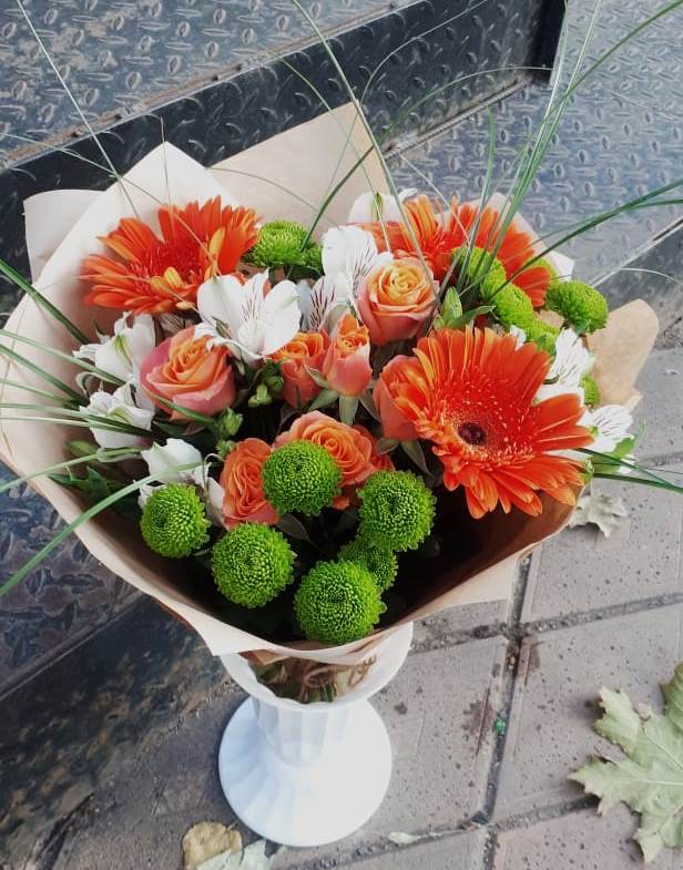 Букет цветов из: Герберы, Хризантемы, Альстромерии и Розы в Амерево