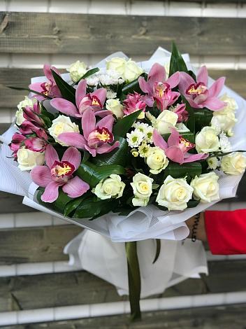 Букет цветов из: Розы и Хризантемы в Амерево