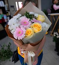 Букет цветов из:  Герберы, Розы и Хризантемы в Амерево