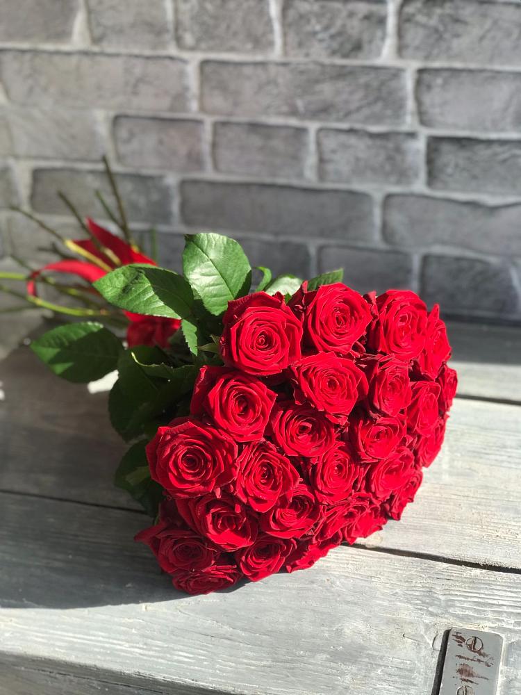Букет Красные розы Фридом в Амерево