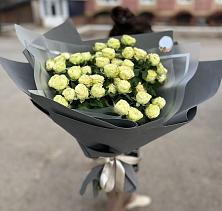 Букет Белые кустовые розы Солинеро в Амерево