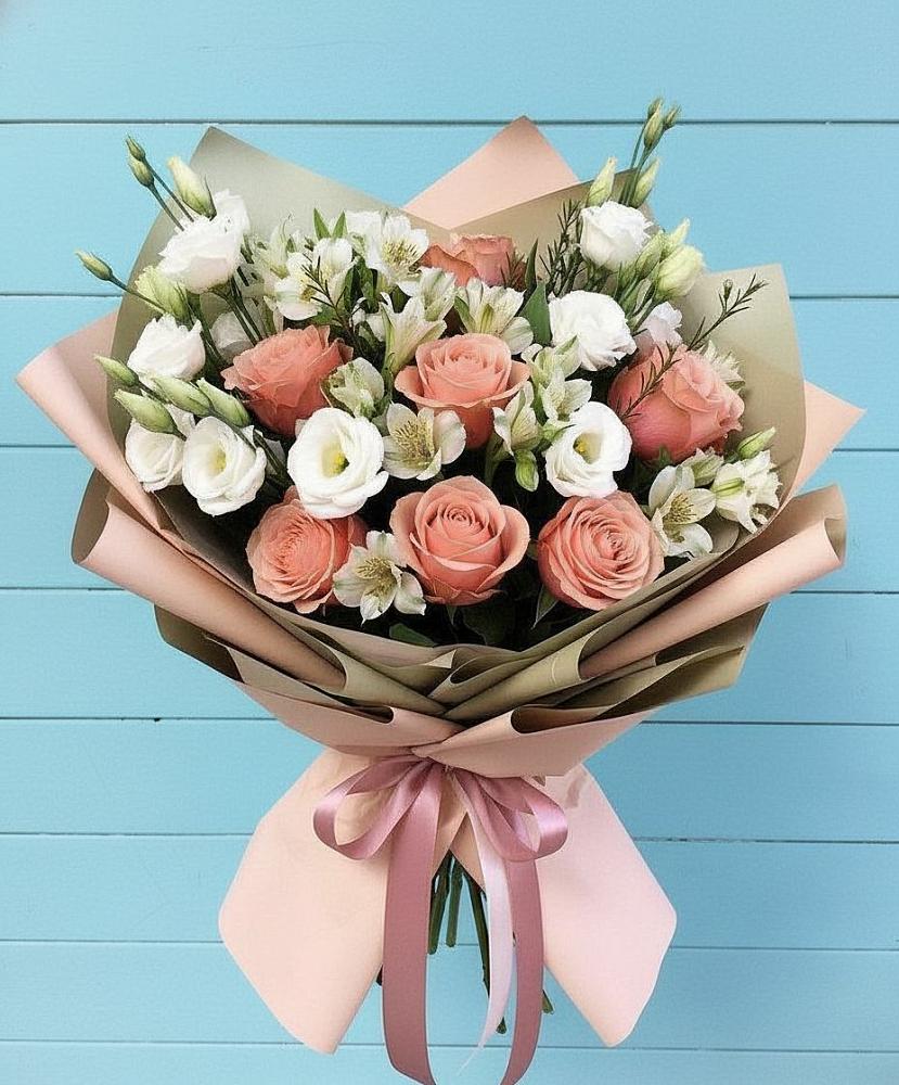 Букет цветов из: Розы, Альстромерии и Лизиантусы в Амерево