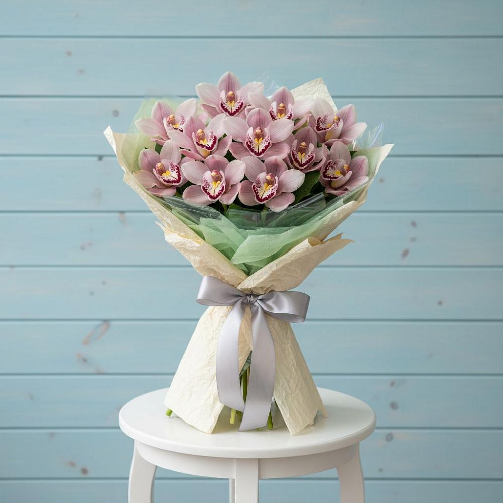 Букет цветов из: Орхидеи и Розы в Амерево