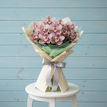 Букет цветов из:  Орхидеи и Розы в Амерево