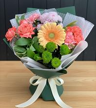 Букет цветов из:  Гвоздики, Розы, Герберы и Хризантемы в Амерево