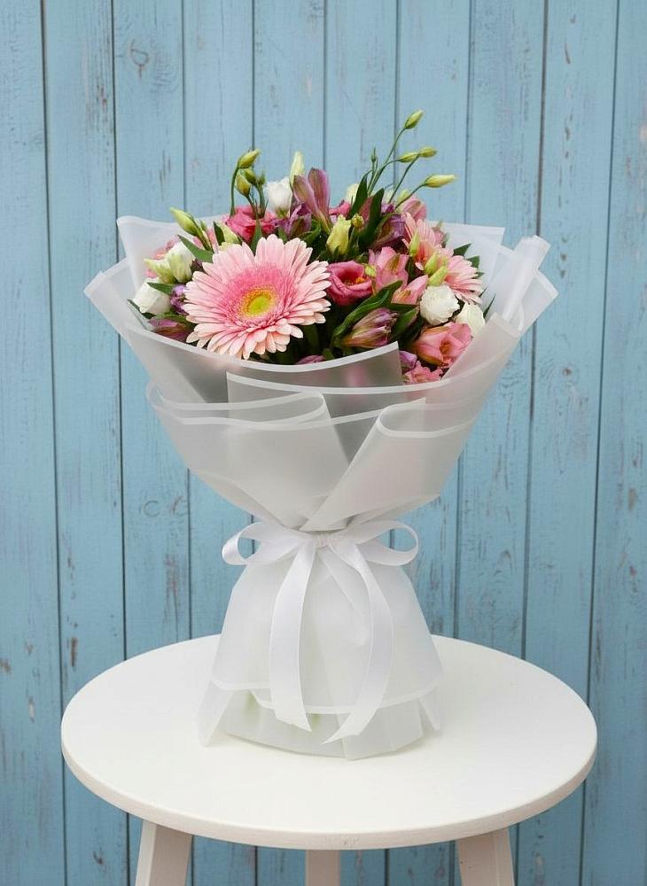 Букет цветов из: Герберы, Альстромерии и Лизиантусы в Амерево