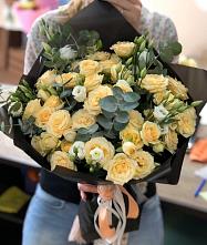 Букет цветов из:  Розы и Лизиантусы в Амерево