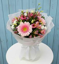 Букет цветов из:  Герберы, Альстромерии и Лизиантусы #REPLACE_PRED# Амерево