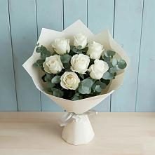Букет Белые розы в Эвкалипте в Амерево