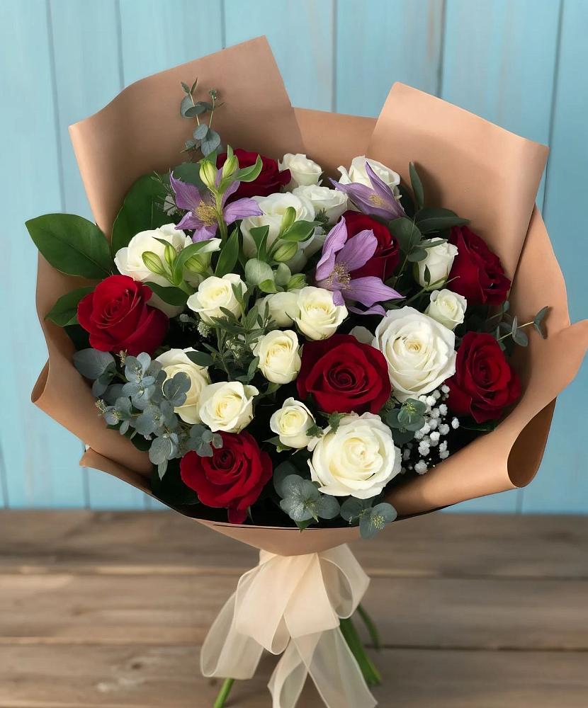 Букет цветов из: Розы и Альстромерии в Амерево