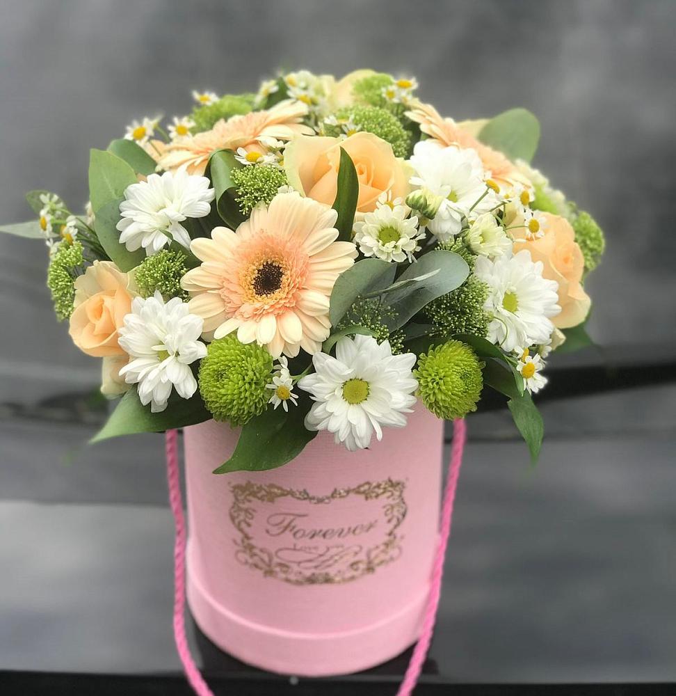 Цветочная композиция из Розы, Герберы и Хризантемы в шляпной коробке в Амерево