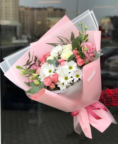 Букет цветов из: Розы, Лизиантусы и Хризантемы в Амерево