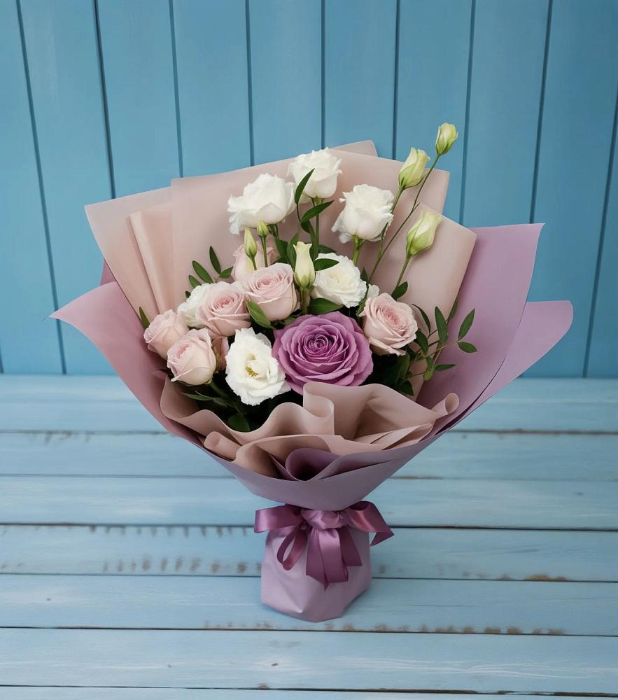 Букет цветов из: Розы и Лизиантусы в Амерево